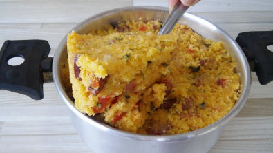 Cuscuz com Calabresa