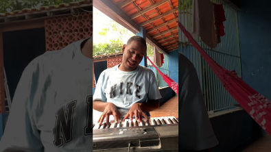 Eu e minha mãe Cantando