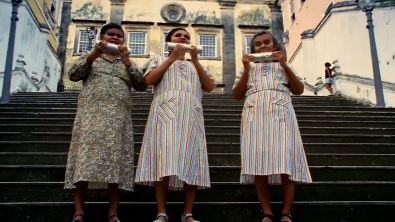 Documentário A Pessoa é Para o Que Nasce