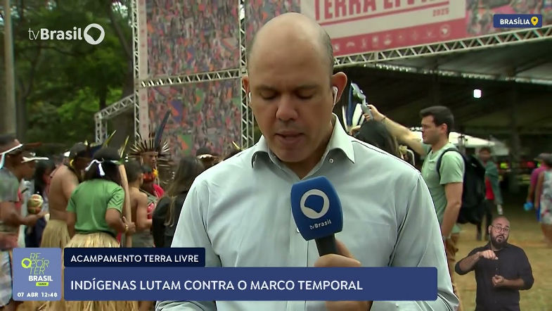 Indígenas reivindicam direitos no Acampamento Terra Livre