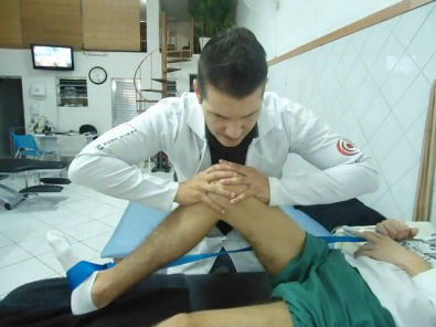 Exercício para Ganhar Flexão do Joelho (Mulligan - MWM) Clínica de Fisioterapia Dr. Robson Sitta