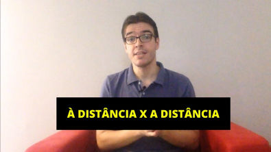 Crase: à distância x a distância